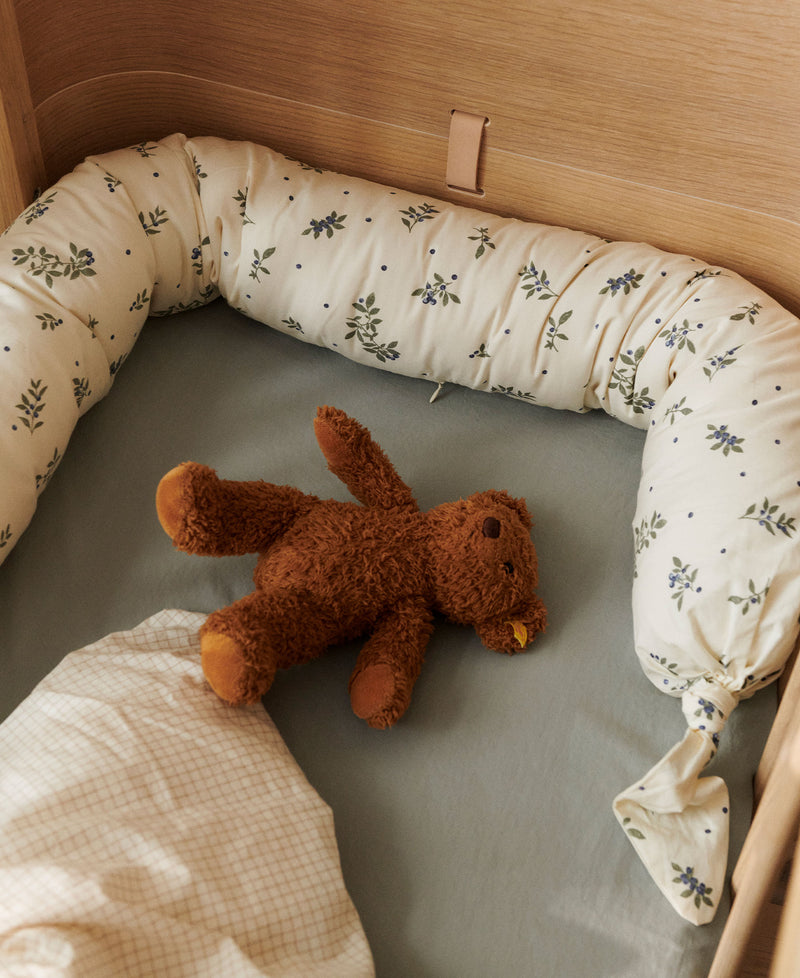 Skye Bed Snake, Blueberries